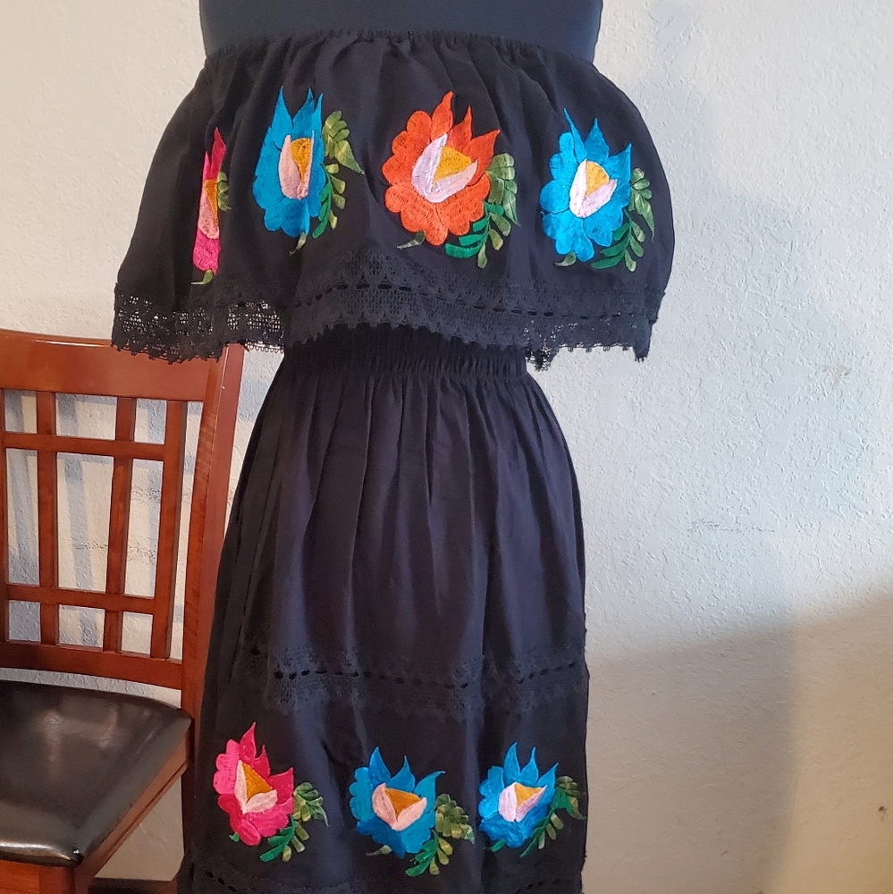 Mexican Dress with embroidery flowers